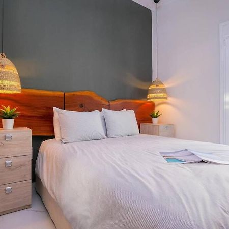 Hidden Gem On The Piraeus Coast Appartement Buitenkant foto