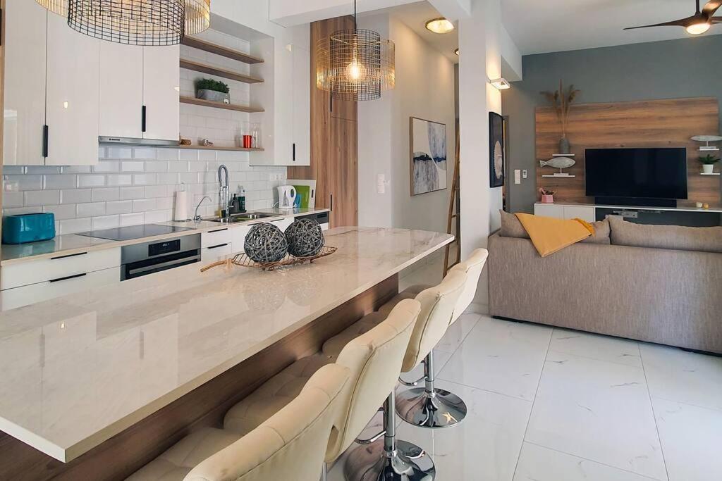 Hidden Gem On The Piraeus Coast Appartement Buitenkant foto