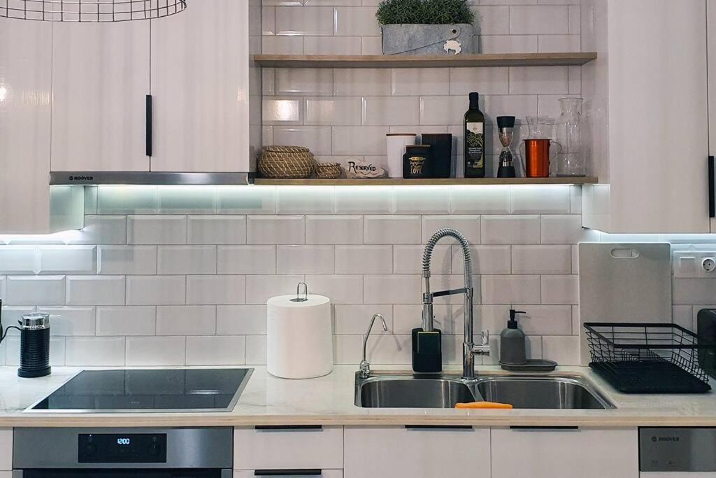 Hidden Gem On The Piraeus Coast Appartement Buitenkant foto