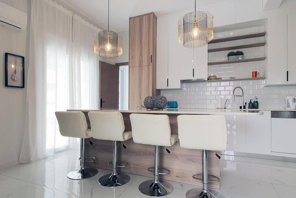 Hidden Gem On The Piraeus Coast Appartement Buitenkant foto